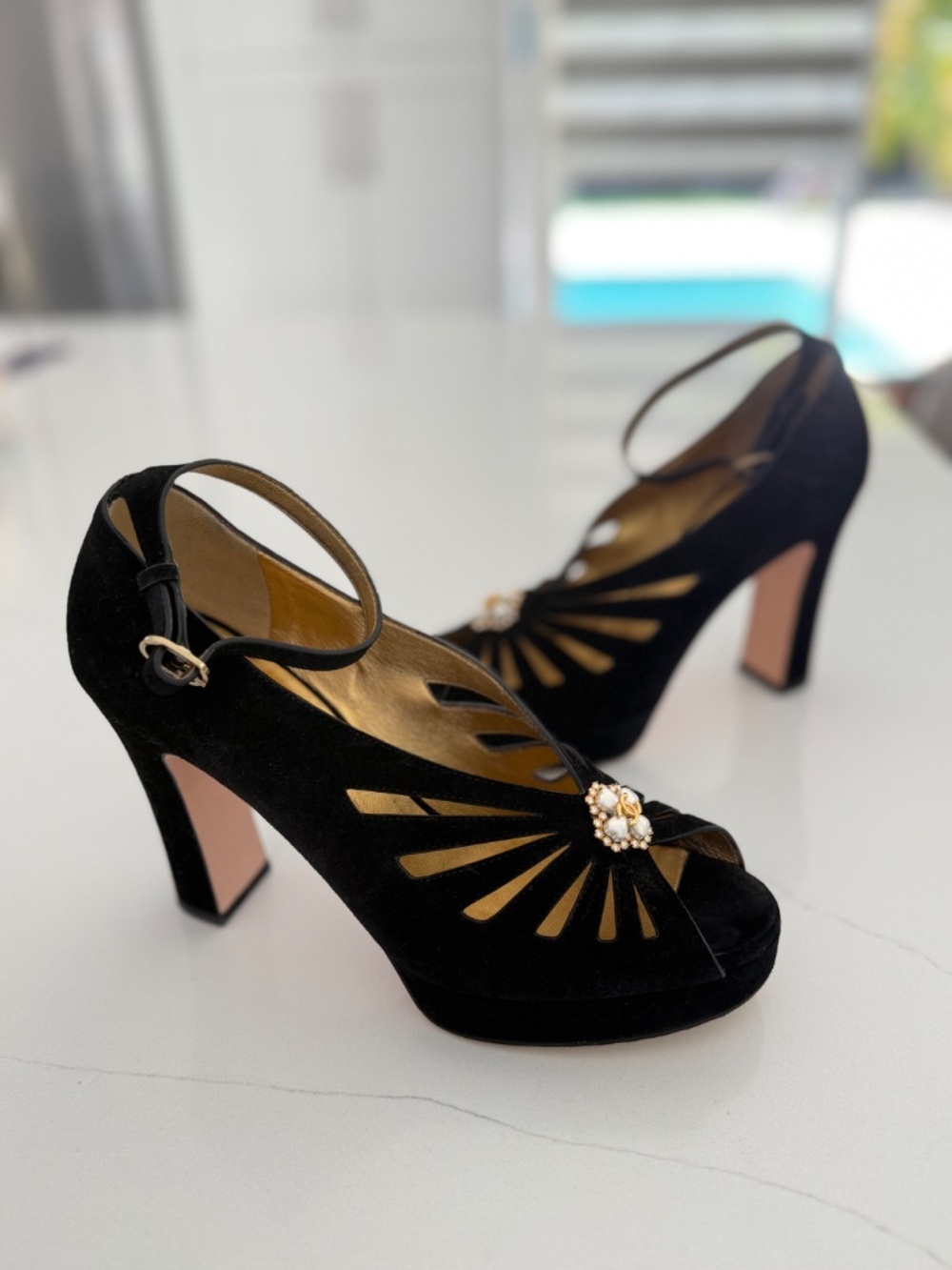 Chanel Suede Pearl Shamrock CC Heeled Sandals Black Heels Sz 40 - Picture 5 of 10